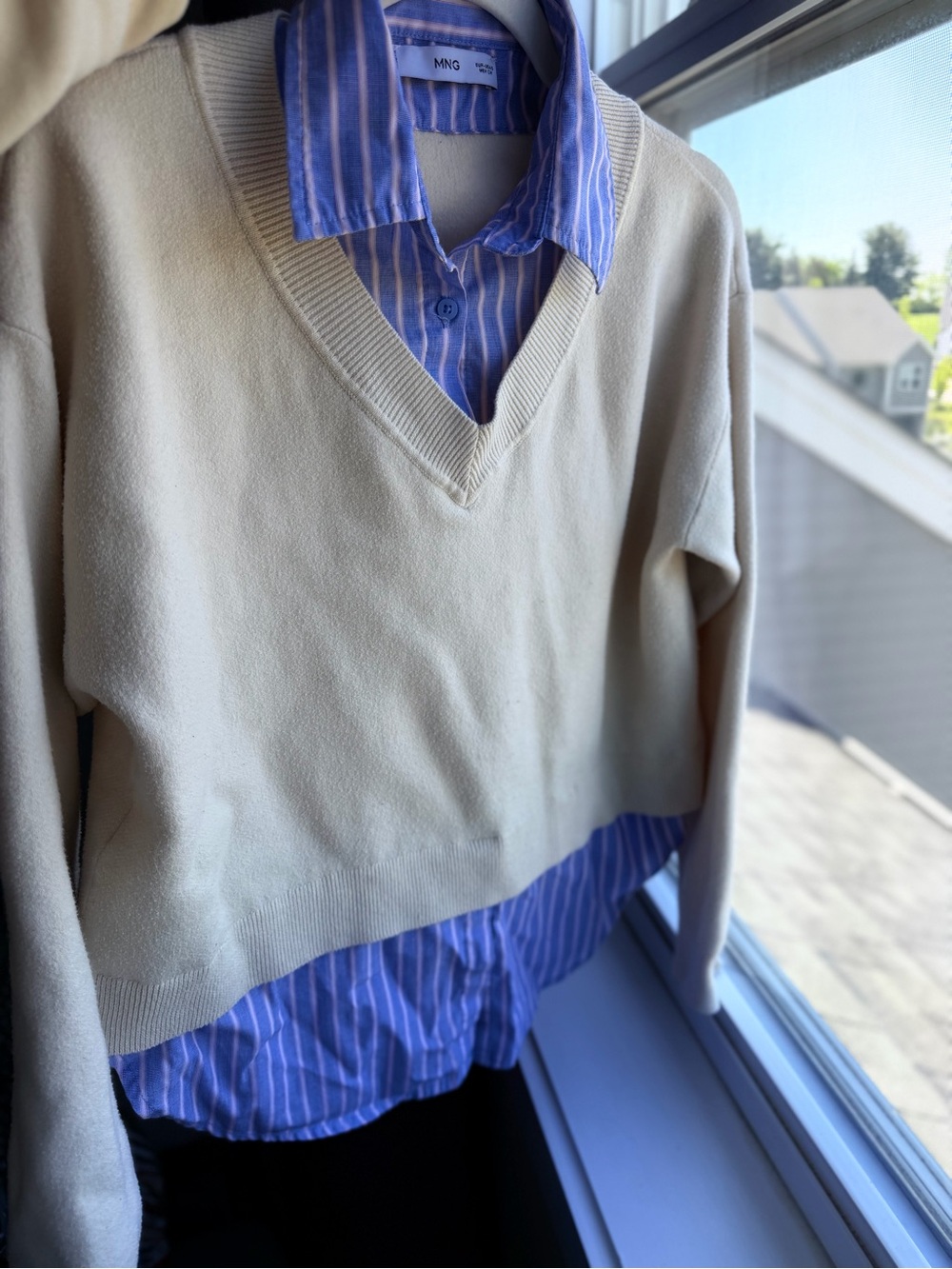 Mango MNG Cream V-Neck Cropped Knit Sweatshirt